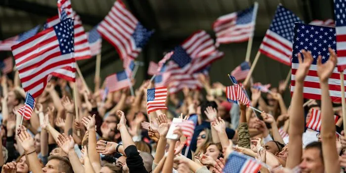 “Talking In The Lift”: 47 Offensive Things Americans Do In Other Countries Without Even Realizing It