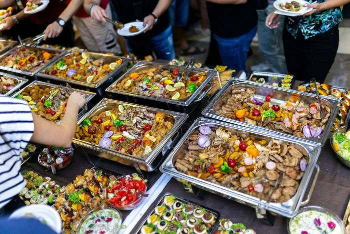 "Haunts Me To This Day": 58 Moments Workers From All-You-Can-Eat Establishments Can't Forget