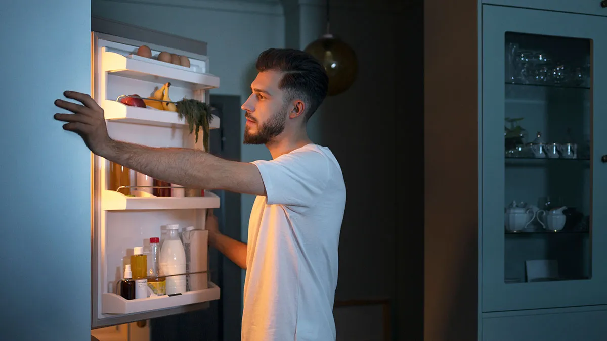 Man Is Fed Up With Wife’s Gross Food Habits, Decides To Teach Her A Lesson But It Doesn’t Go Well