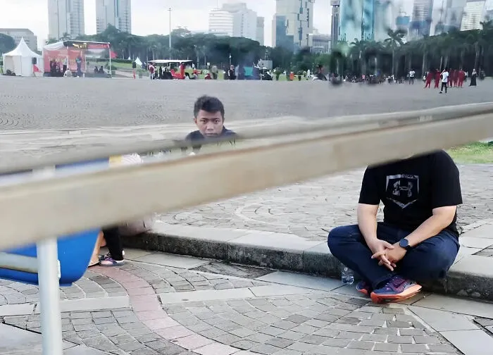 You Might Have To Look Twice At These 40 Street Photos