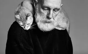 From Movie Stars To Unknown Cat Owners, Here Are 44 Vintage Photos Of Cats (New Pics)