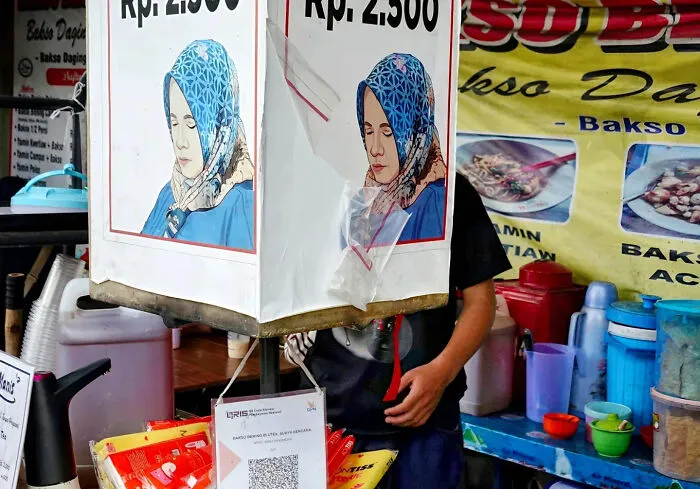 You Might Have To Look Twice At These 40 Street Photos