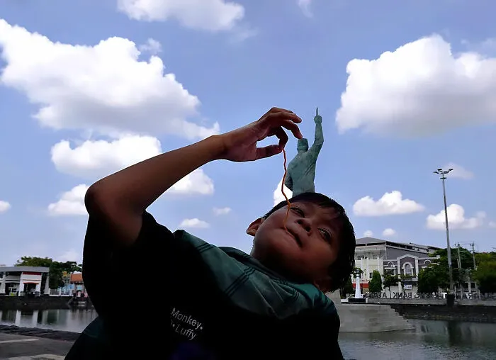 You Might Have To Look Twice At These 40 Street Photos