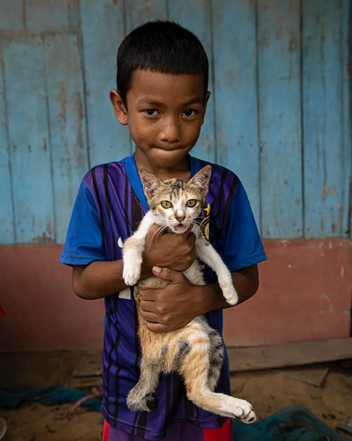 This Street Photographer Captures Raw And Human Moments In Everyday Life (40 Pics)