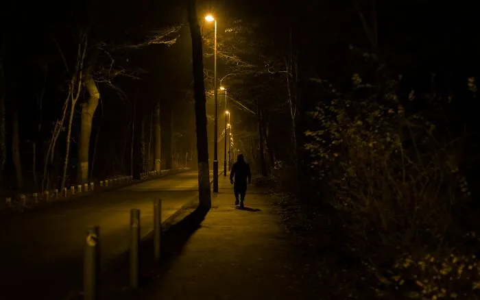 “It Was As If It Didn’t Exist”: 45 Unbelievably Scary, Creepy, And Weird Experiences People Had