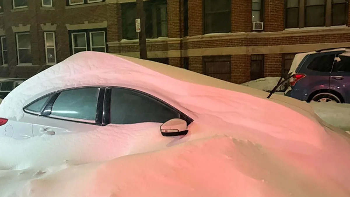 “You're Still Coming To Work, Right?” 94 Photos Showing The Aftermath Of A Massive Winter Storm In The US