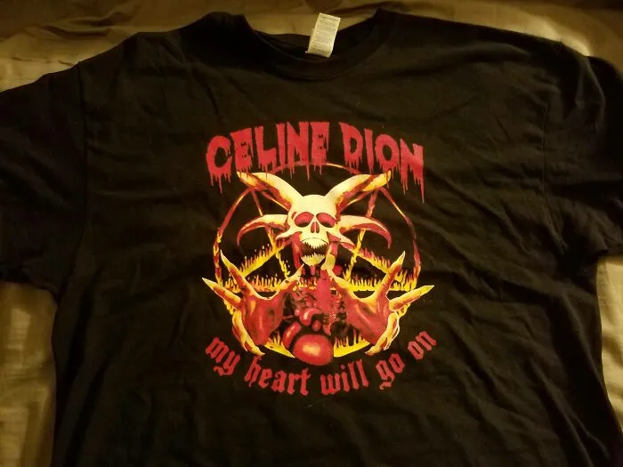 Mi nueva camiseta es muy Metal