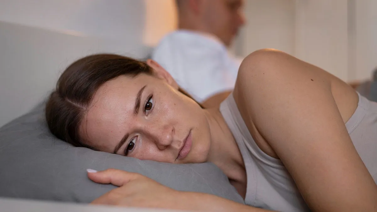 Man Has No Empathy For GF In Pain, Sleeps While She Waits For An Ambulance, Ignores Their Baby