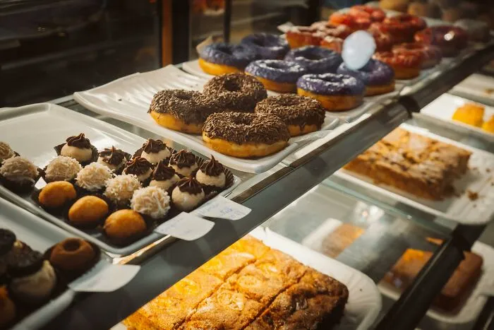 "Haunts Me To This Day": 58 Moments Workers From All-You-Can-Eat Establishments Can't Forget