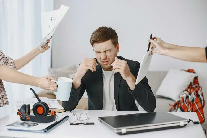People Are Calling Out The Younger Generation By Exposing 47 Stupid Things They Said