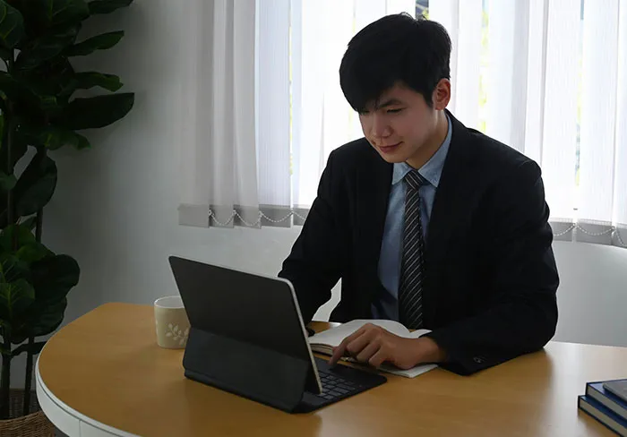 85 Facts And Secrets About Various Jobs, Shared By The Employees