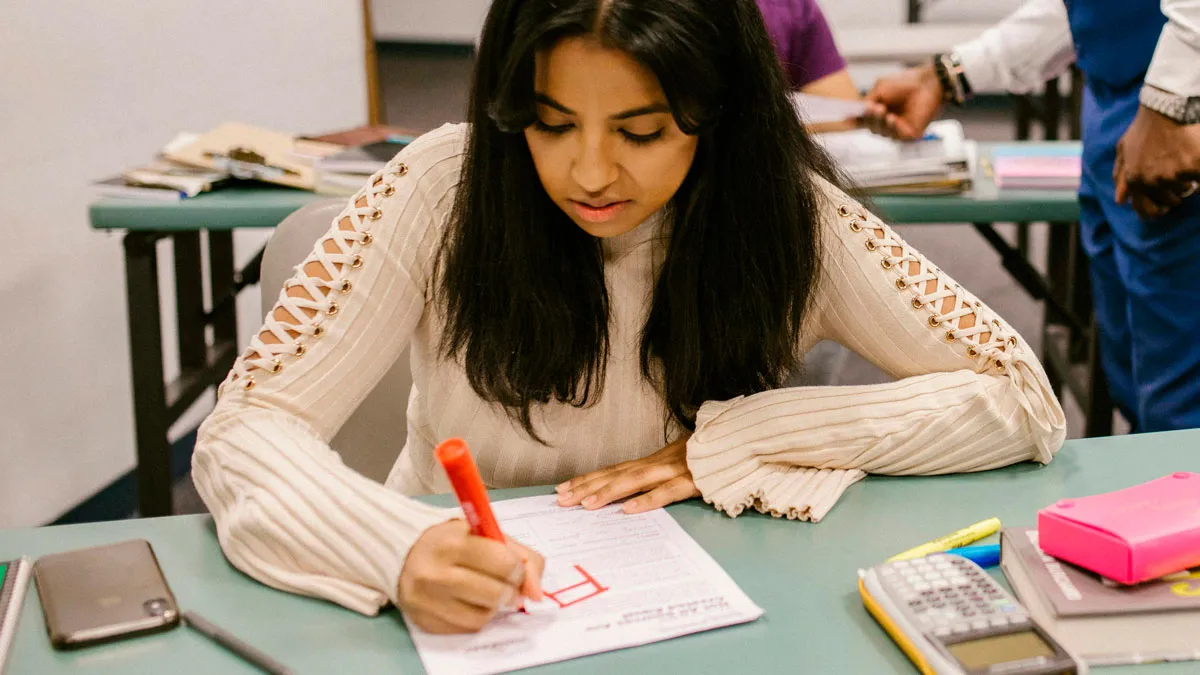 College Professor Reveals He Has A Secret Rule He Had All Semester, Students Freak Out
