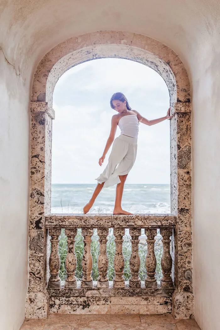 I Photographed The Vantage Pointe Dance At The Worth Avenue Clock Tower, Palm Beach (17 Pics)