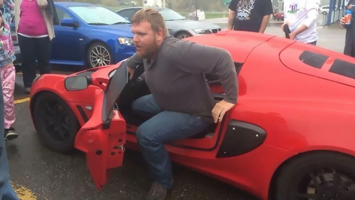 60 Moments That Prove Being Tall Isn’t Always Great
