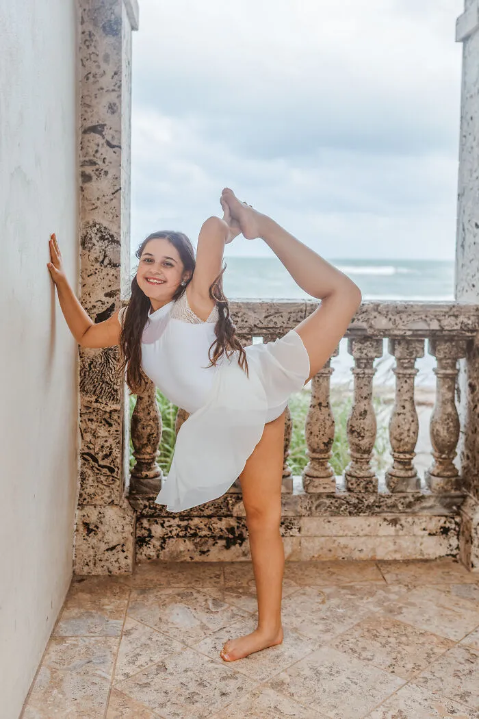 I Photographed The Vantage Pointe Dance At The Worth Avenue Clock Tower, Palm Beach (17 Pics)