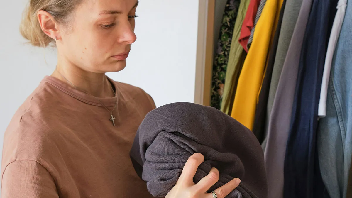 Man Insists His Wife “Doesn’t Do Anything” At Home, She Stops Cleaning His Mess