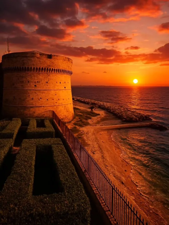 43 Jaw-Dropping Photos Shared By The ‘Best Sunset Pics’ Instagram Page