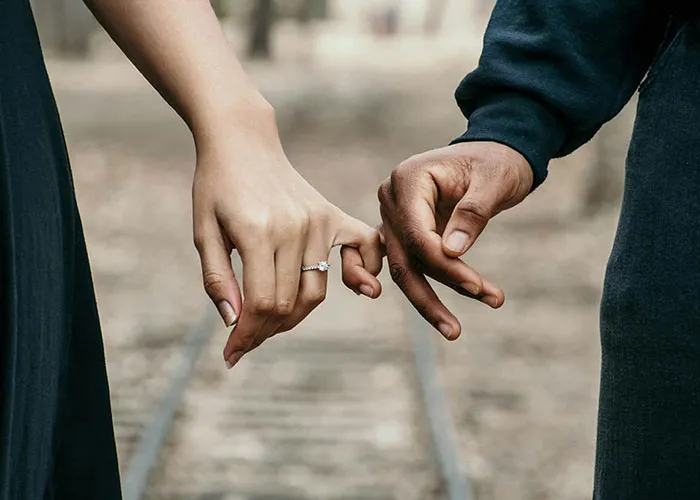 35 People Who Had A Deal To Get Married To Their Friends If They Were Single By 30 Share What Happened