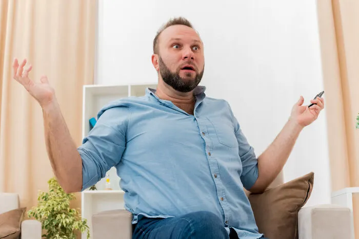 Someone Asked, “What’s A Red Flag When You Visit Someone’s House?” And 43 People Didn’t Hold Back