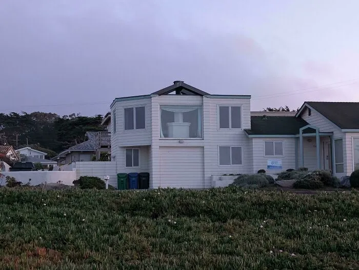 Beach House With An Amazing View...  Of Their Fireplace. Literally Across The Street From The Ocean