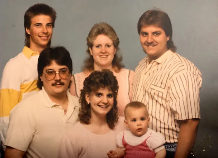 49 Hairstyles People Swear Were Cool In The 80s But Look Hilarious Now