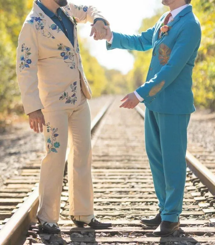 He hecho nuestros trajes de boda