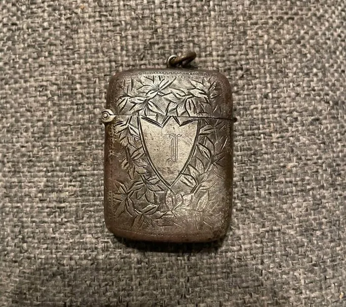 Found This In My Garden While Digging