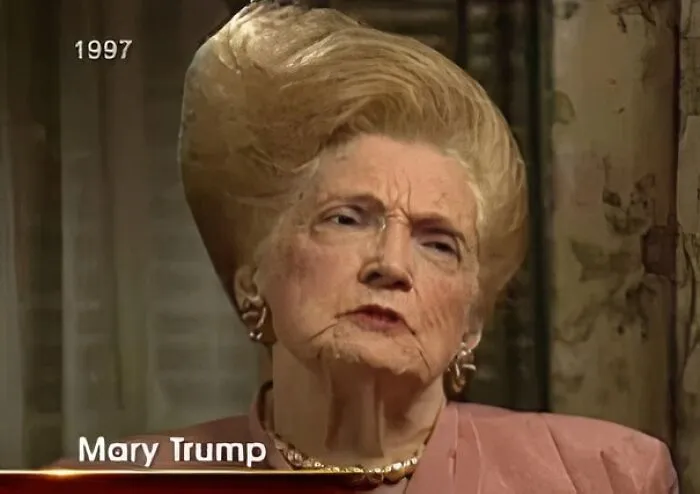 Mary Trump y su peinado