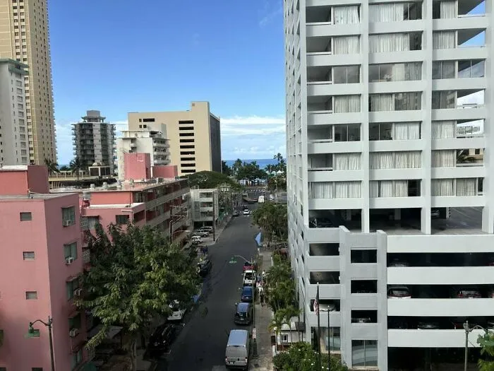 La habitación de hotel con vistas al mar que reservé