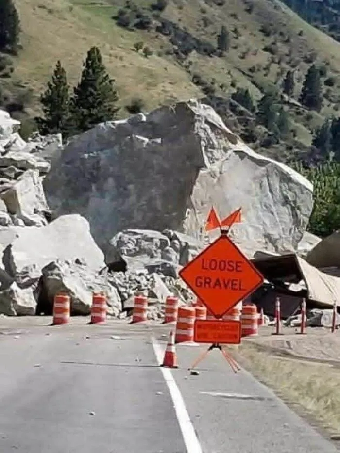 50 Public Signs That Accidentally Became Comedy Gold