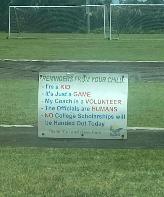 50 Public Signs That Accidentally Became Comedy Gold