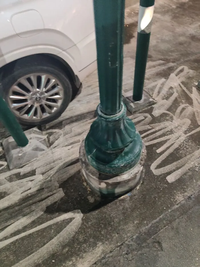 Pressure Washing The Side Walk