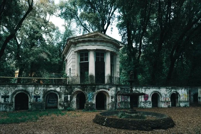 A Villa In Rome