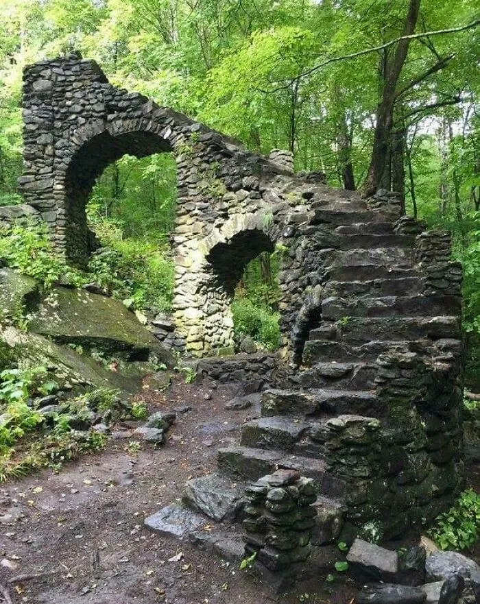 Escaleras de piedra