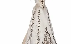 103 Historical Garments That Would Break The Internet If Anyone Wore Them Today (New Pics)