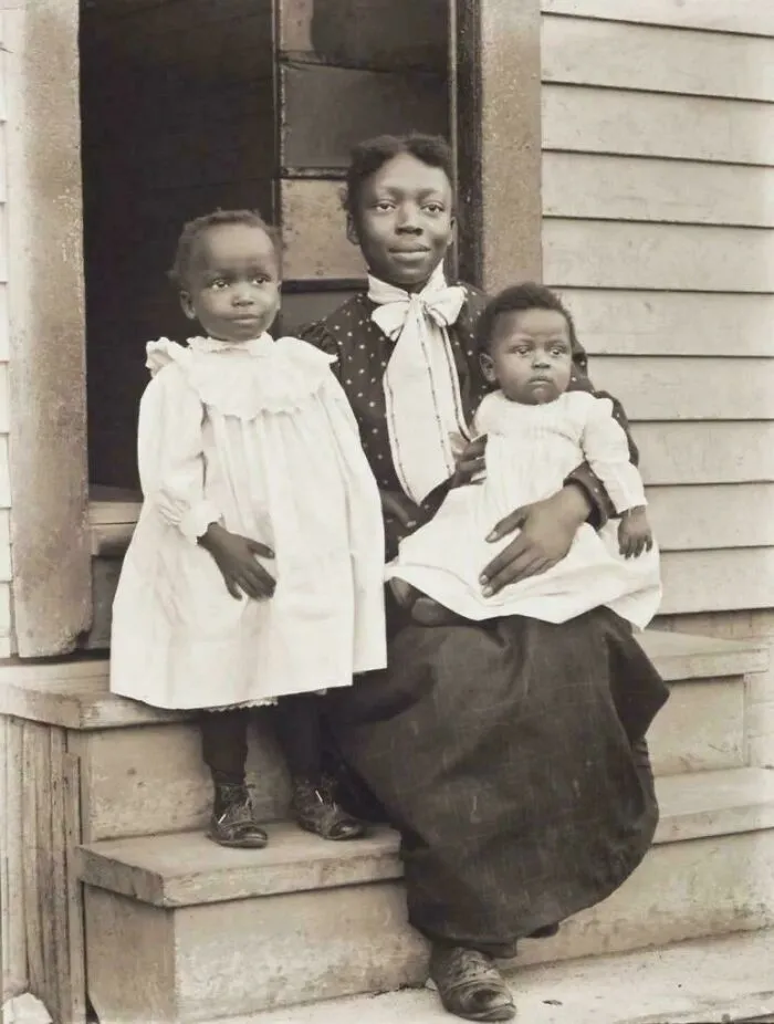 Mother Poses With A Smile With Her Children On Worcester, Massachusetts, 1900