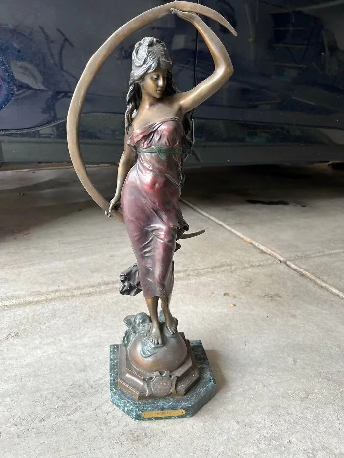 A Gift From My Mil (USA)