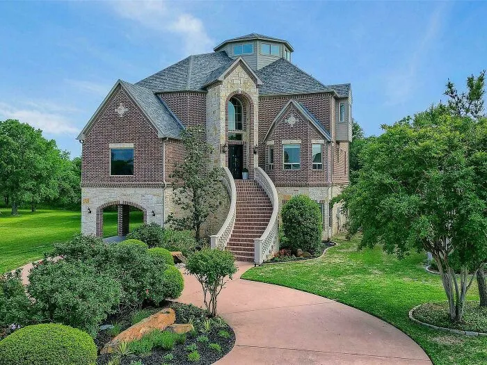 Why Would Anyone Spend 2 Milion For A House That Looks Like An Ugly Turtle?