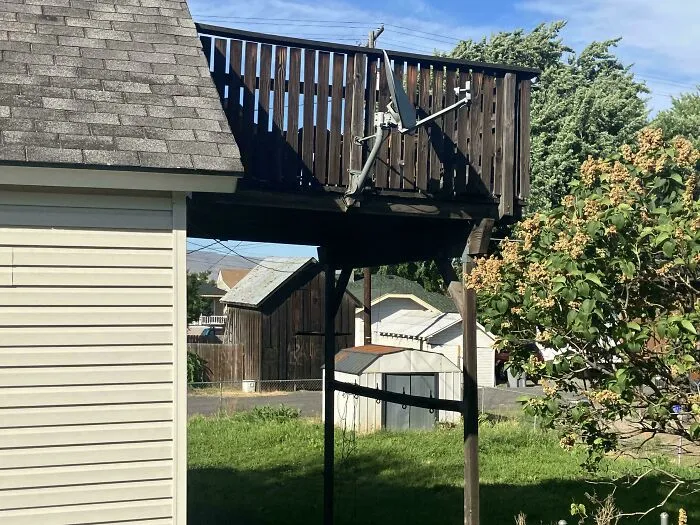 The Most Unsafe Balcony I’ve Ever Seen