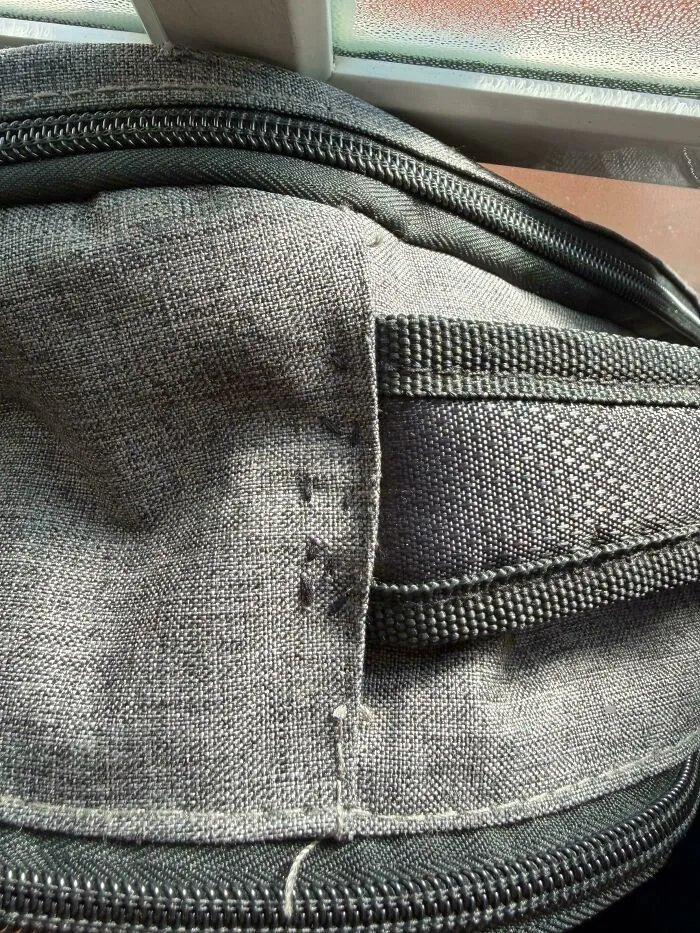 Cosí el asa rota de mi mochila en lugar de comprar una nueva.