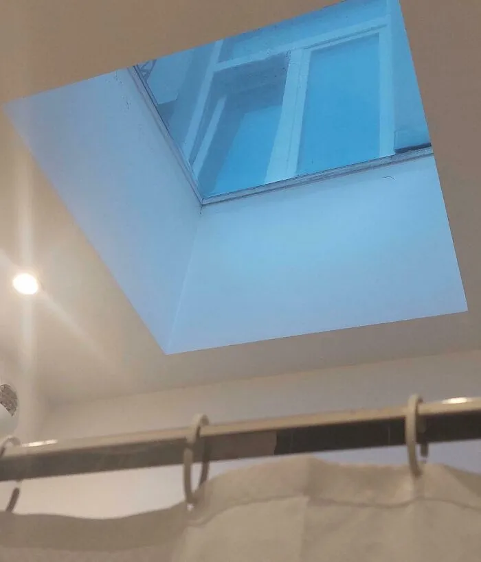 Reservé un Airbnb para mis vacaciones. Esta es la vista desde la ducha.