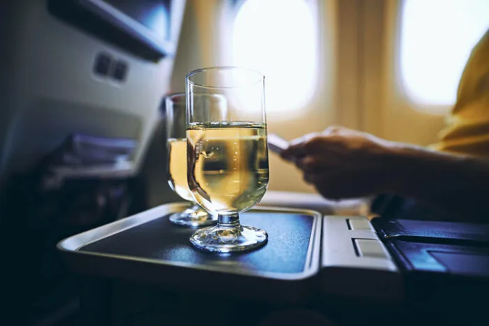 “Saved Me On An 8 Hour Flight”: 36 Genius Plane Hacks From People Who Basically Live In The Sky