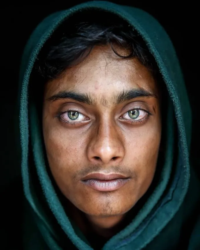 21 Powerful Portraits By Mou Ayesha Showcasing Rare Light Eyes In Bangladesh