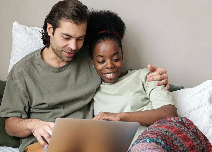 35 People Who Had A Deal To Get Married To Their Friends If They Were Single By 30 Share What Happened
