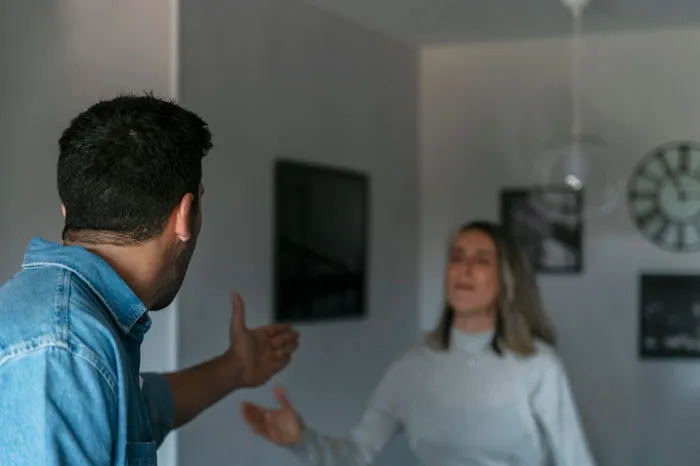 40 Times Cheaters Got Caught After One Small Slip-Up Gave Them Away