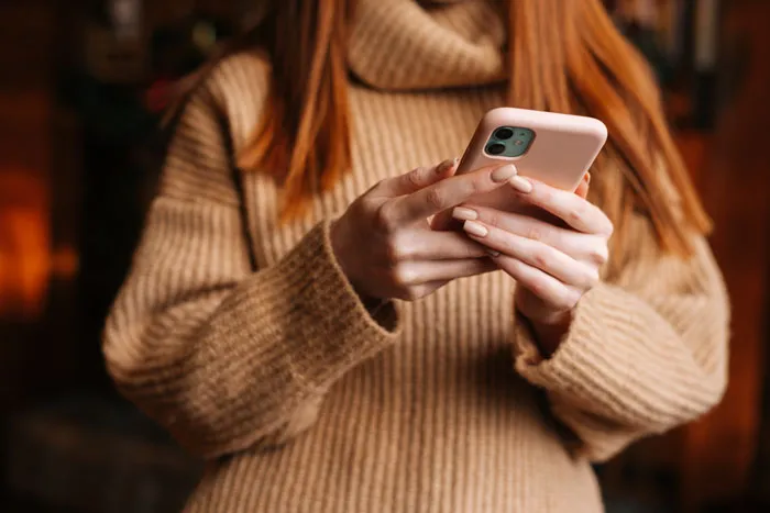 40 Times Cheaters Got Caught After One Small Slip-Up Gave Them Away
