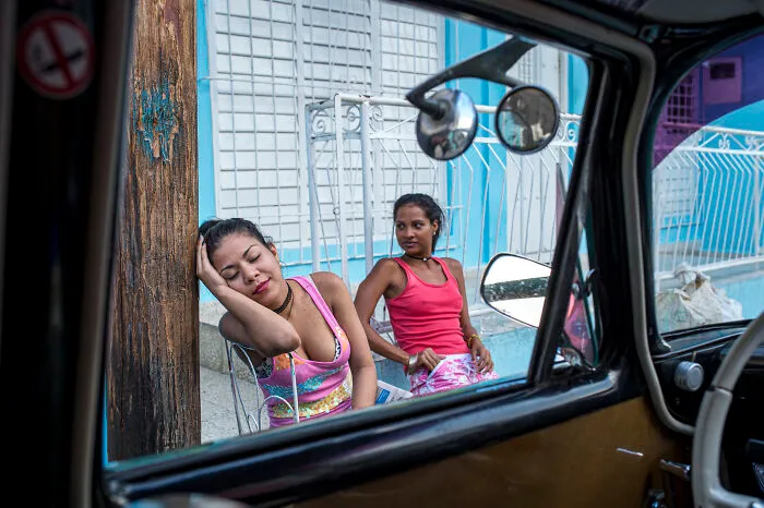 “When The Pavement Breathes” Shows Margarita Mavromichalis At Her Best With Perfectly Timed Street Photos (15 Pics)