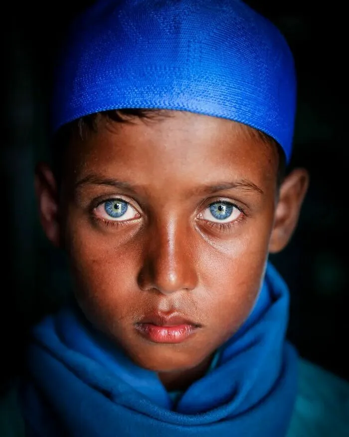 21 Powerful Portraits By Mou Ayesha Showcasing Rare Light Eyes In Bangladesh