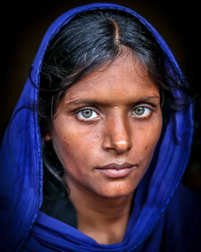 21 Powerful Portraits By Mou Ayesha Showcasing Rare Light Eyes In Bangladesh