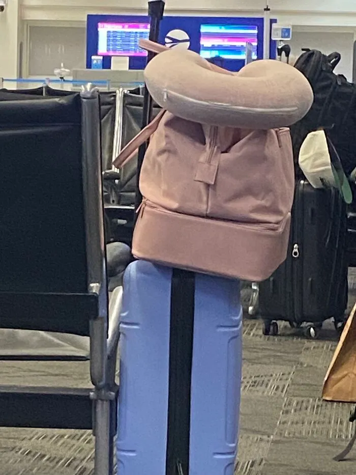At The Airport Waiting For My Flight And Felt Someone Staring!